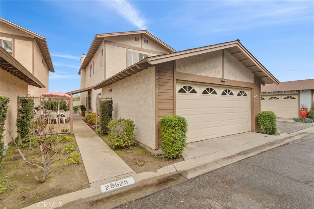 Property Photo:  25628 Oak Street  CA 90717 