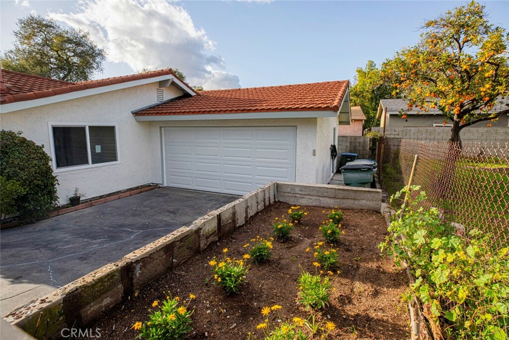 Property Photo:  575 Winona Way  CA 91103 