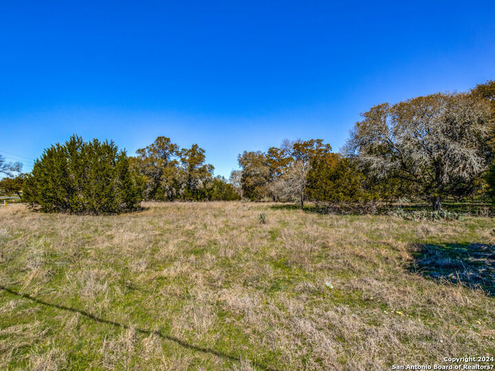 Property Photo:  7911 Silver Spur Trail  TX 78015 