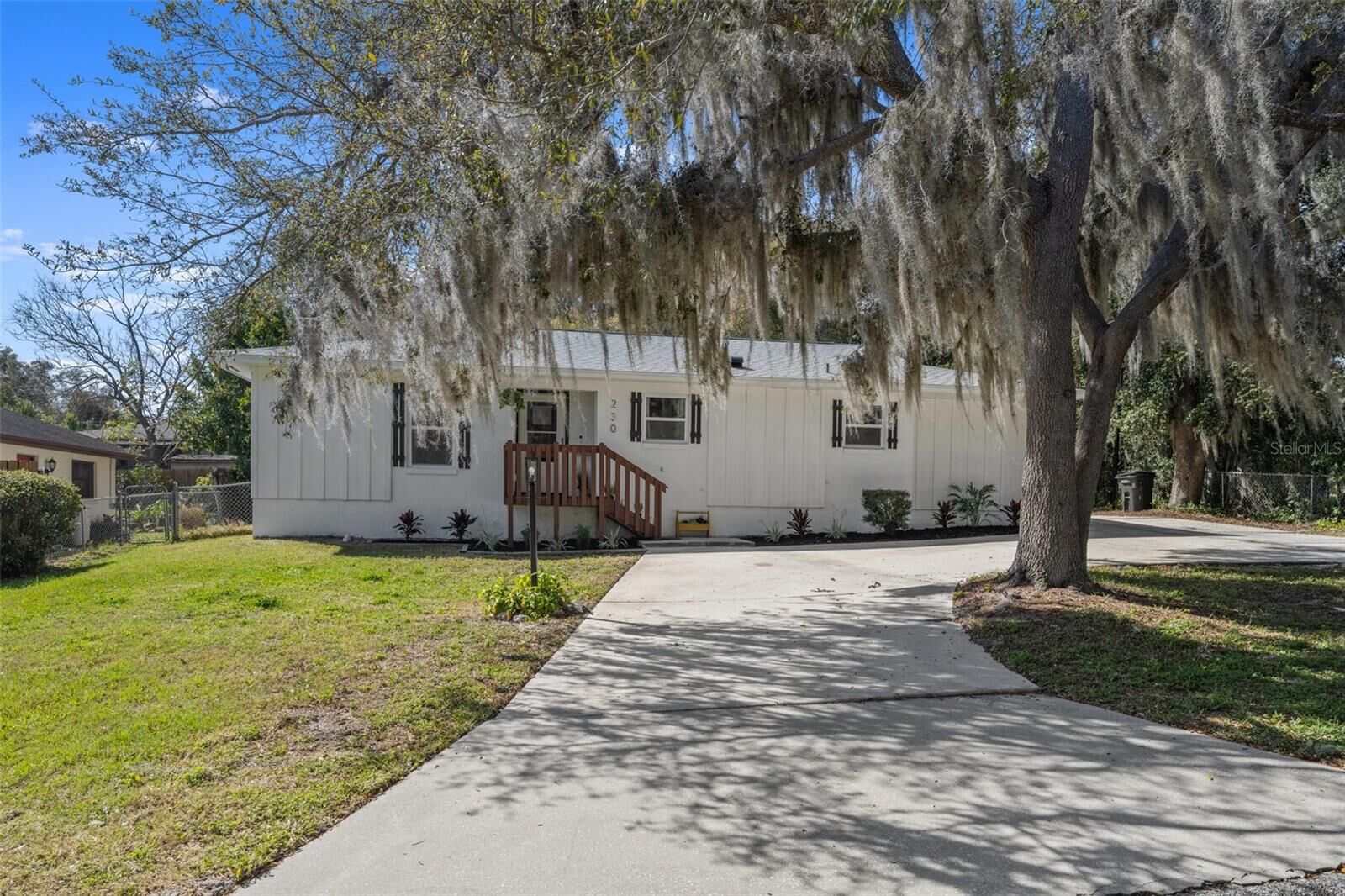 Property Photo:  230 Acacia Road  FL 32713 