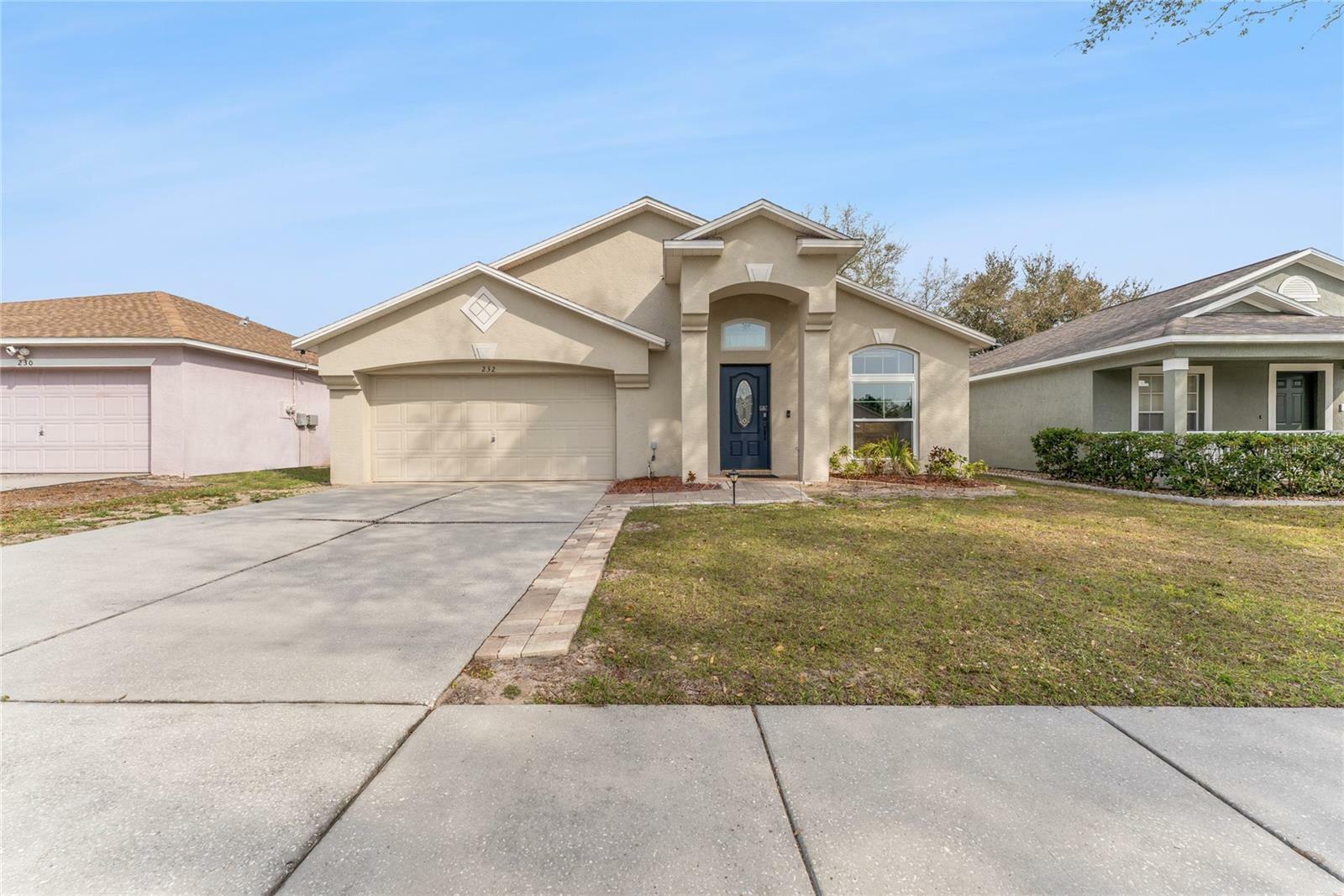 Property Photo:  232 Chardonnay Place  FL 33594 