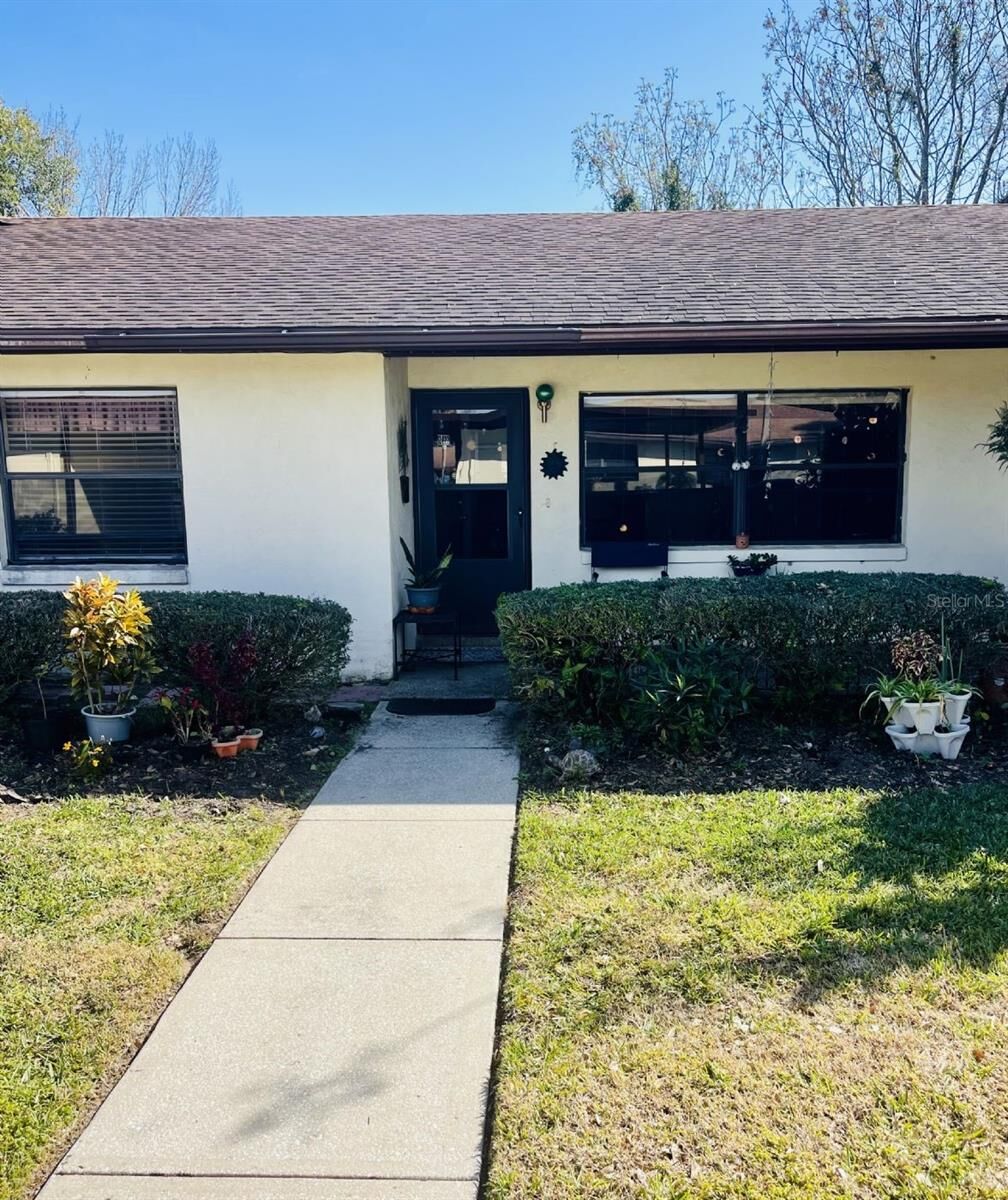 Property Photo:  12422 Clubhouse Court  FL 32778 