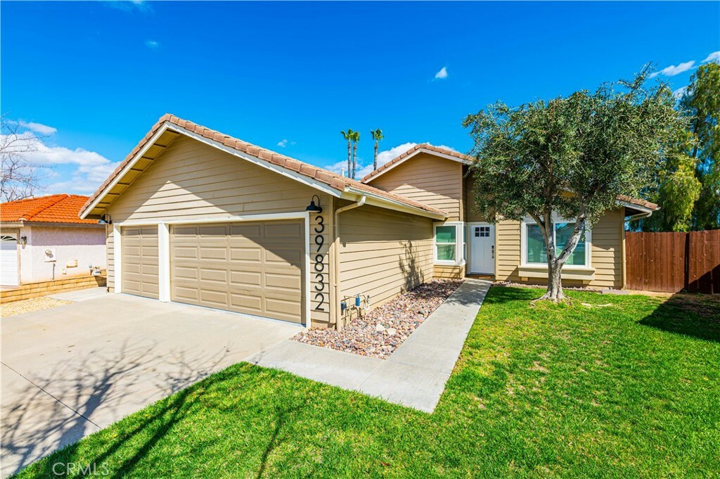 Property Photo:  39832 Pin Oak Court  CA 92563 