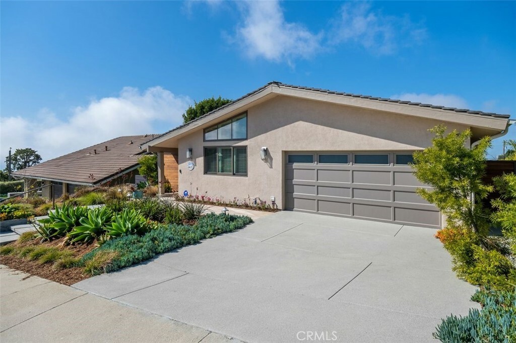 Property Photo:  6637 El Rodeo Road  CA 90275 