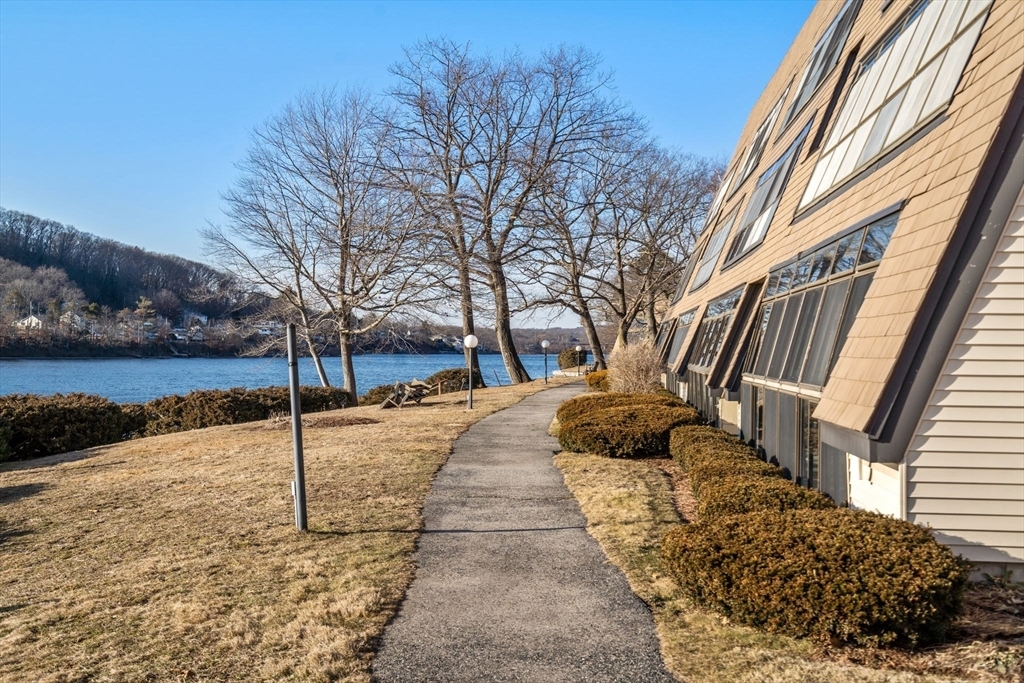 Property Photo: 9 Eaglehead Terrace 5 MA 01545