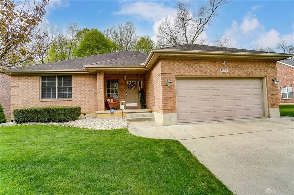 Property Photo: 1730 Swindon Court OH 45324