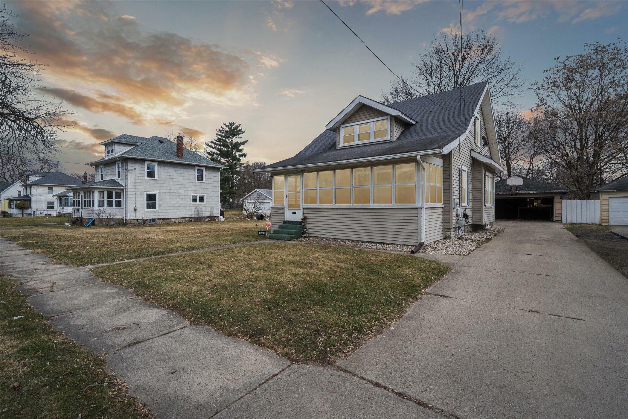 Property Photo:  939 S Gorham Street  MI 49203 