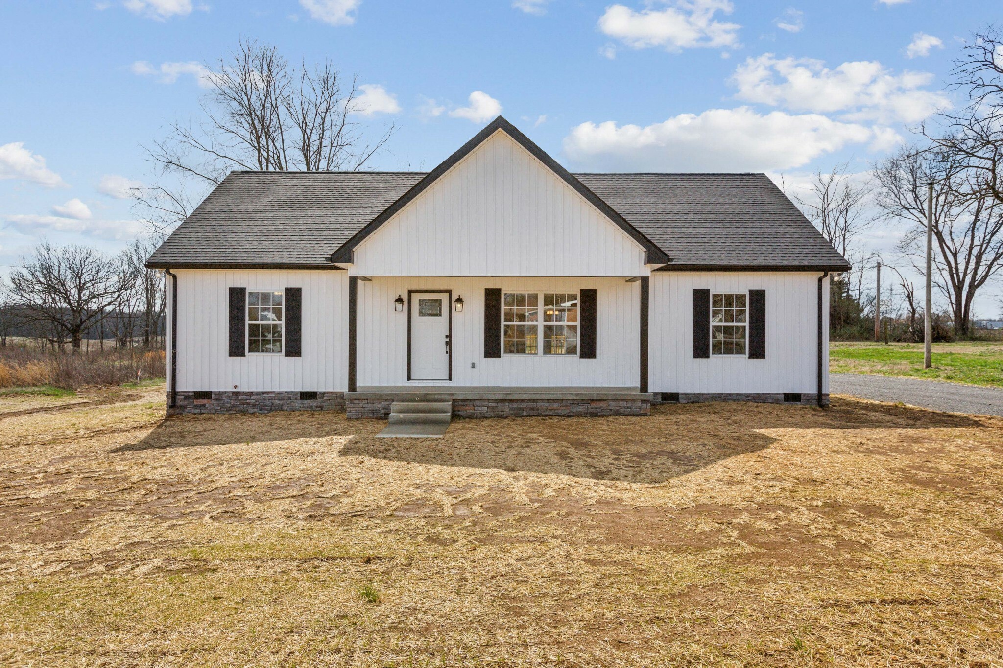 Property Photo:  812 Days Rd  TN 37083 