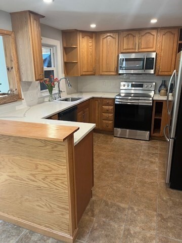 Property Photo:  6 Ridge Ave 1  MA 01760 