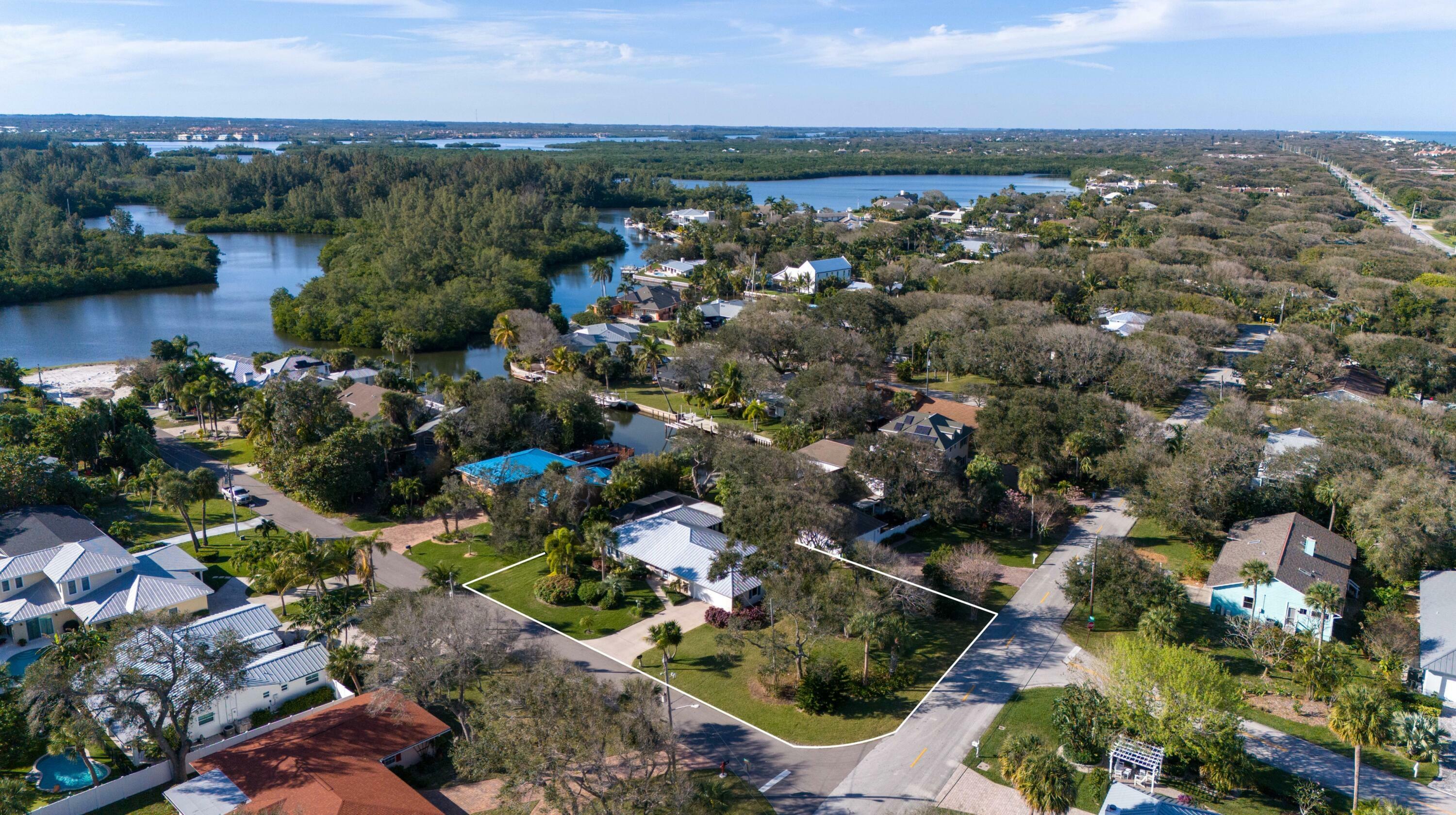 Property Photo:  727 Shore Drive  FL 32963 