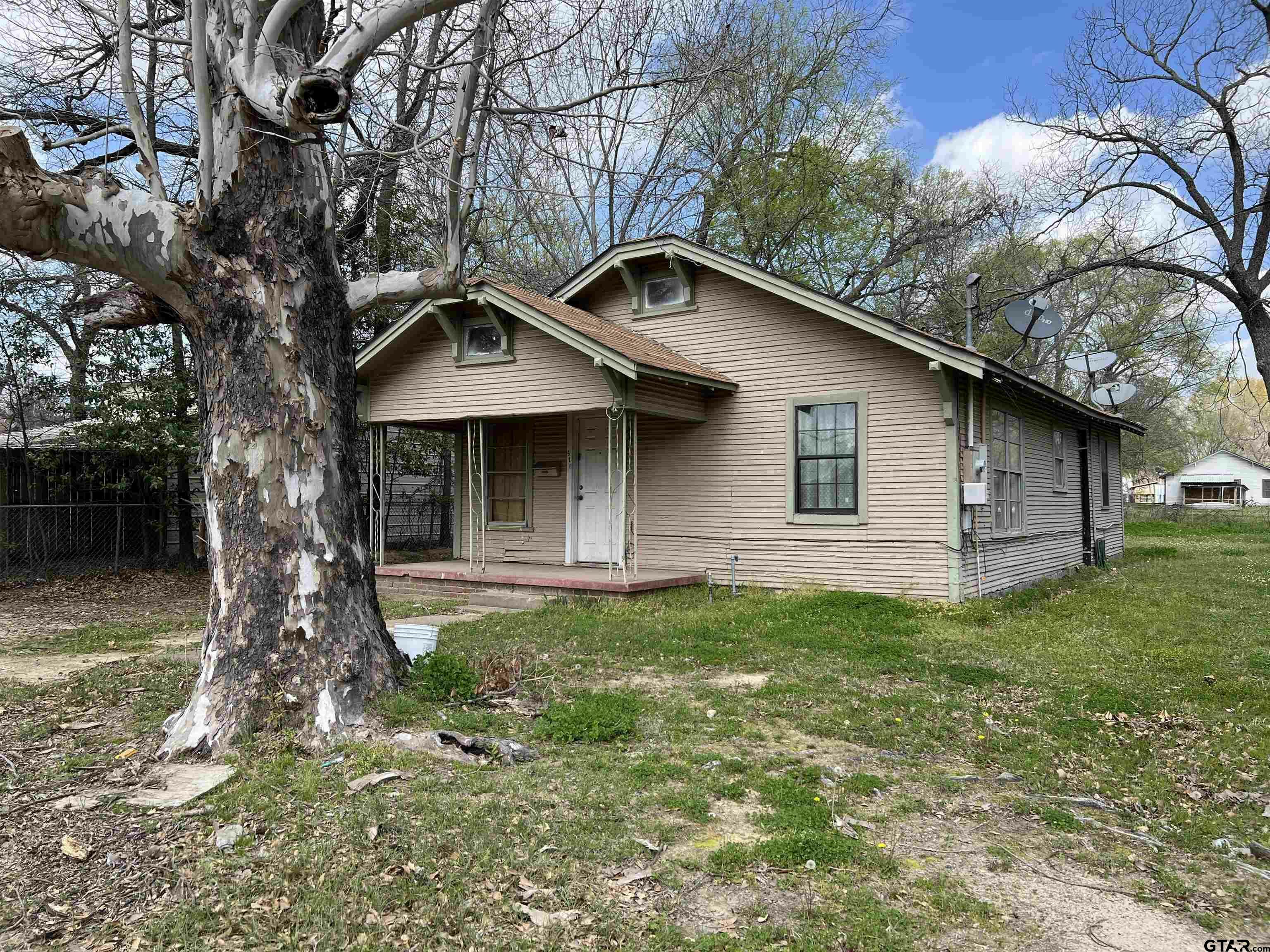 Property Photo:  416 W Patton  TX 75773 