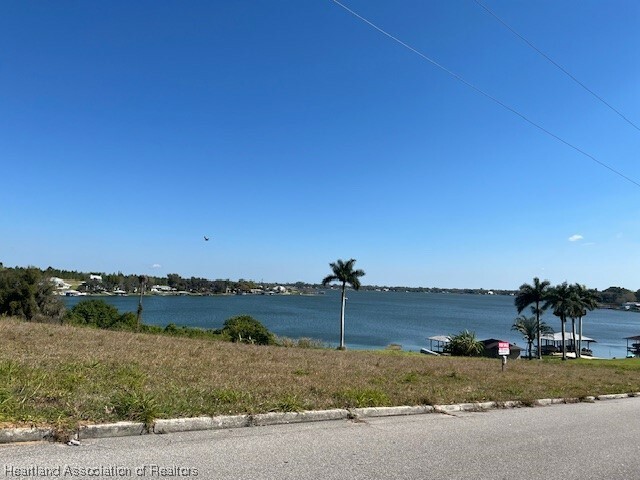 Property Photo:  506 Lake Clay Drive  FL 33852 