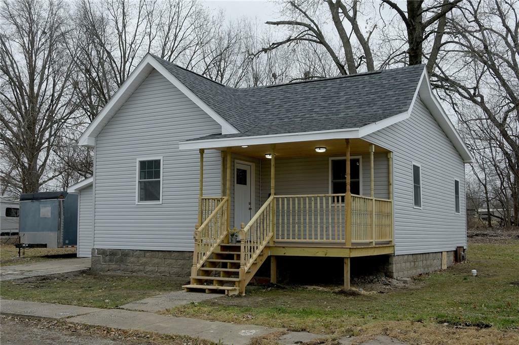 Property Photo:  425 Reynard Street  MO 64601 