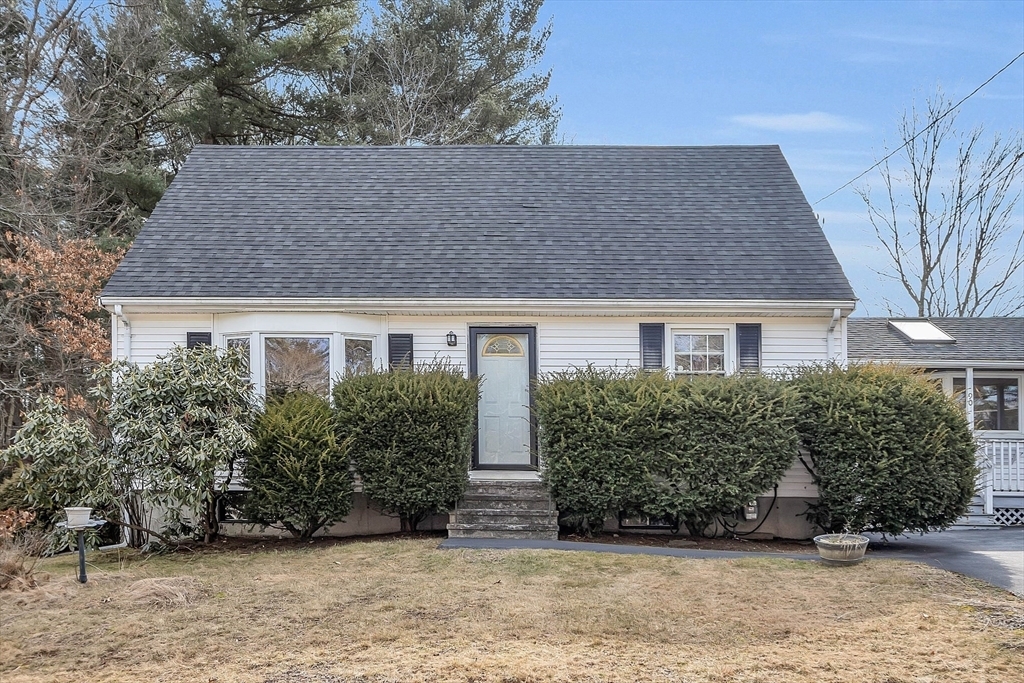 Property Photo:  90 Rosewood Ave  MA 01821 