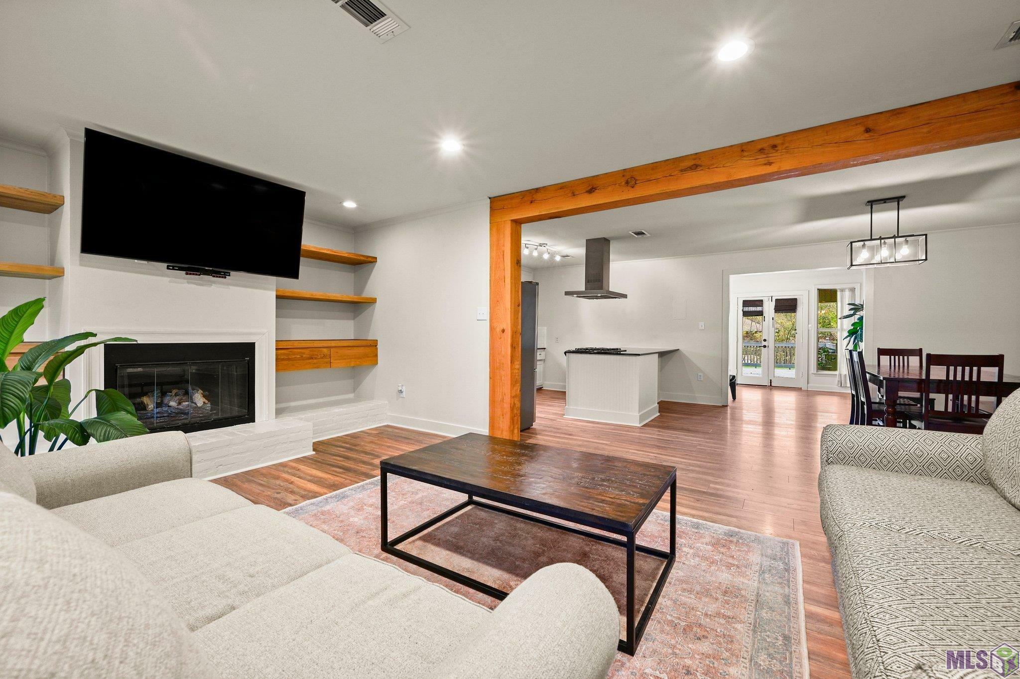 Property Photo: 1566 Goldenrod Ave LA 70808