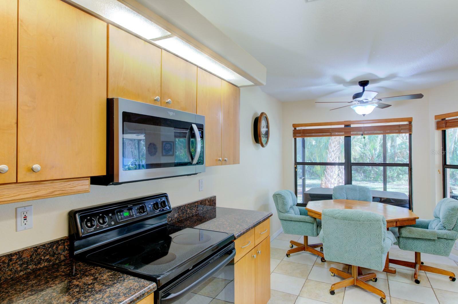 Property Photo:  6002 68th Drive E  FL 34221 