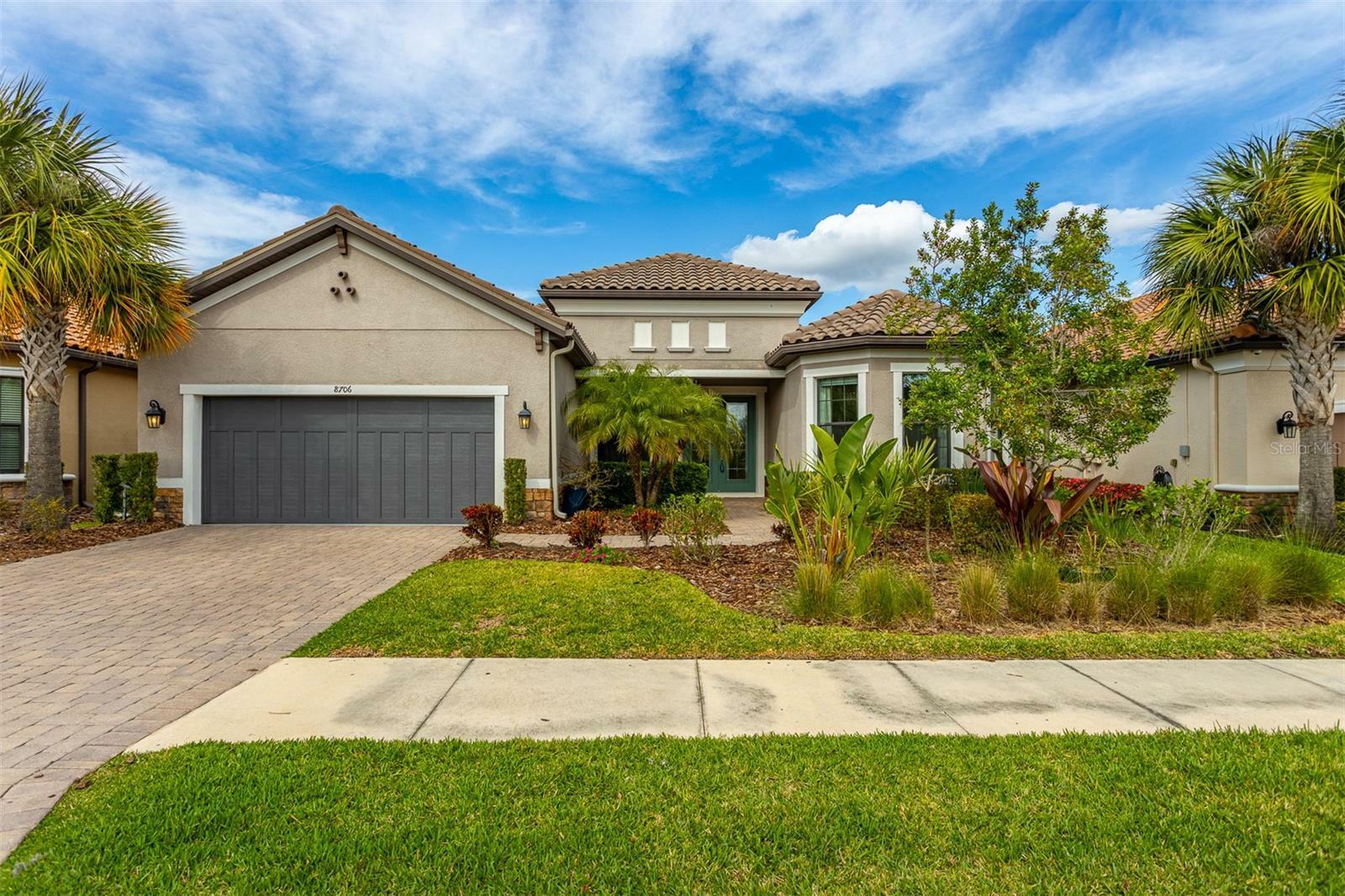 Property Photo:  8706 Sorano Villa Drive  FL 33647 