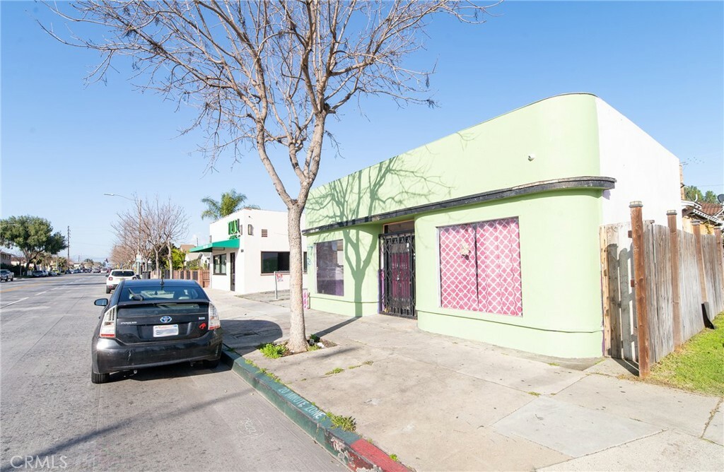 Property Photo:  8676 State Street  CA 90280 