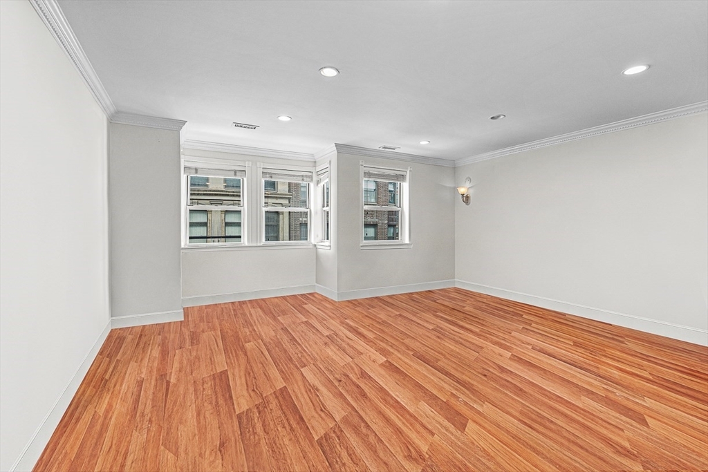 Property Photo:  376 Commercial Street 4D  MA 02109 