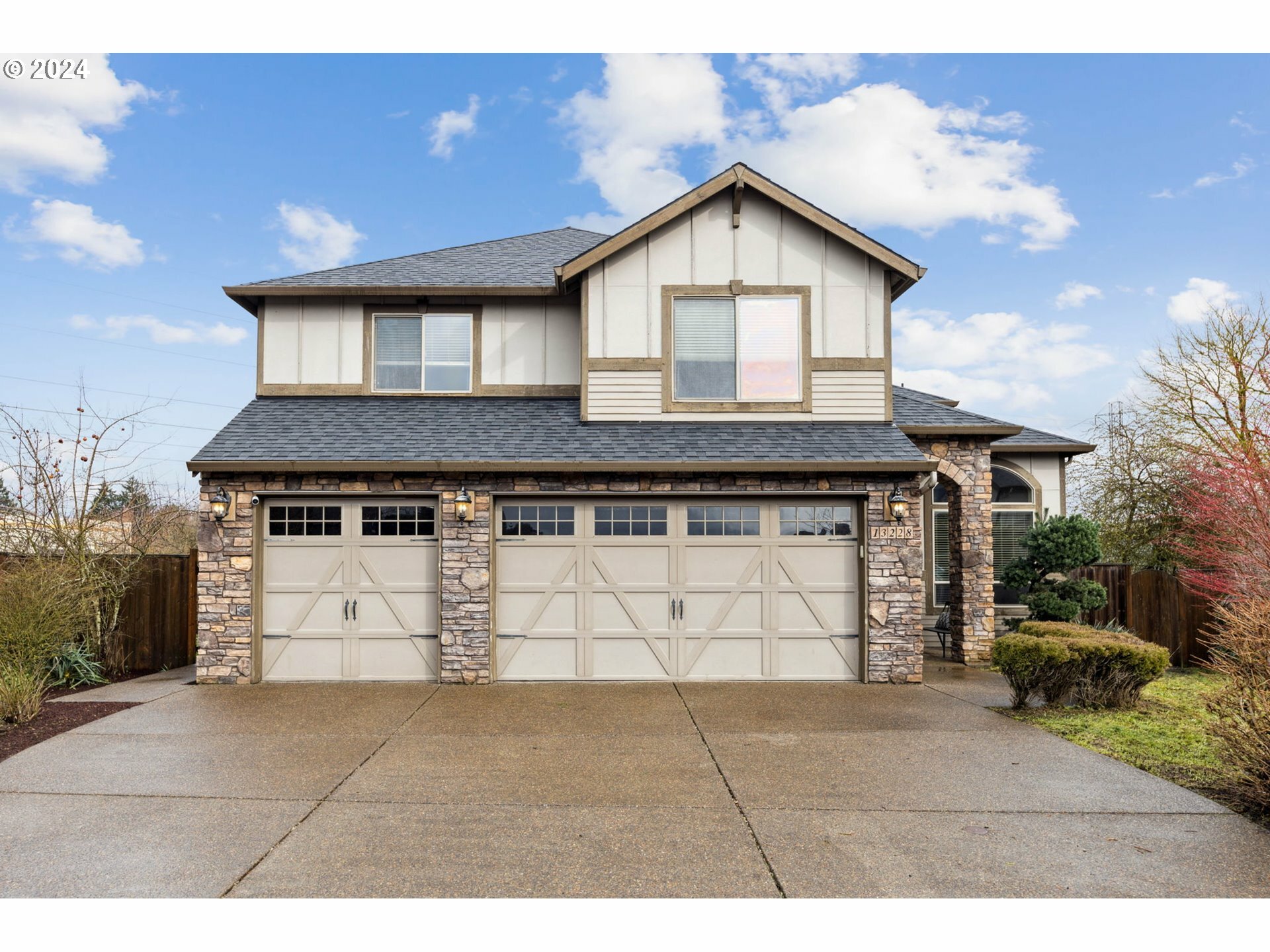 Property Photo:  13228 NE 61st Cir  WA 98682 