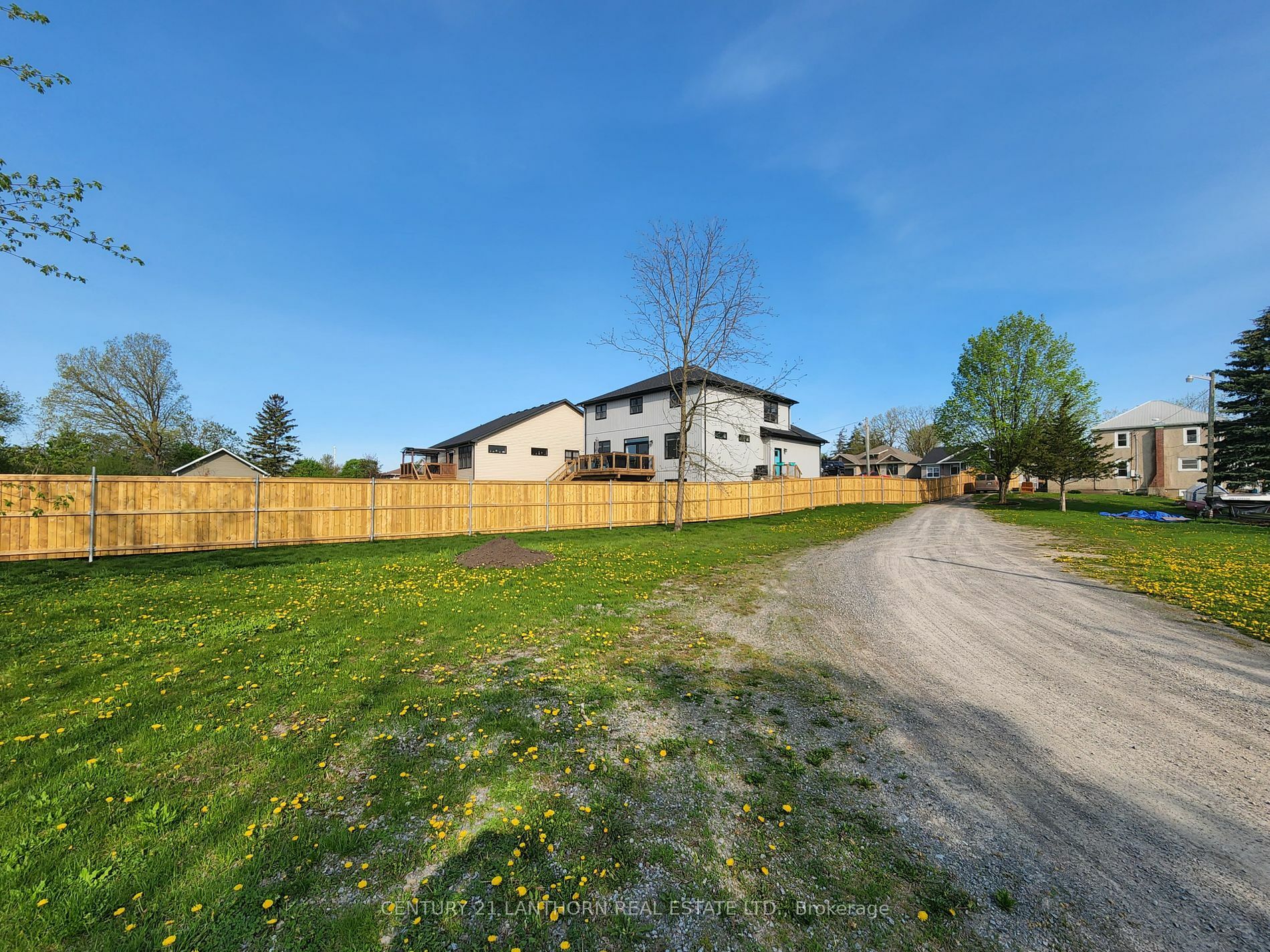 Property Photo:  34 Prince Of Wales Dr  ON K8P 2T7 