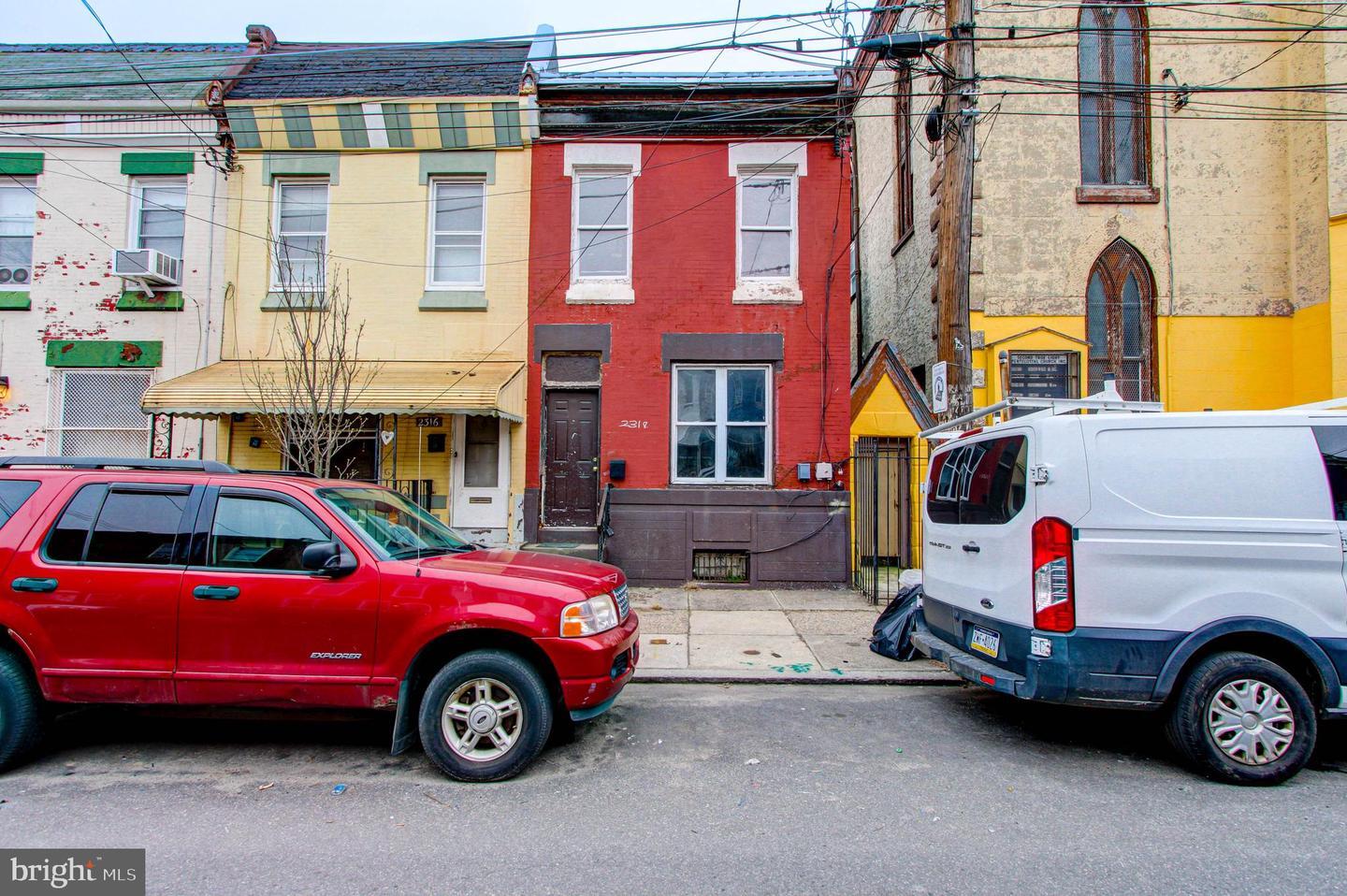 Property Photo: 2318 N Hancock Street PA 19133