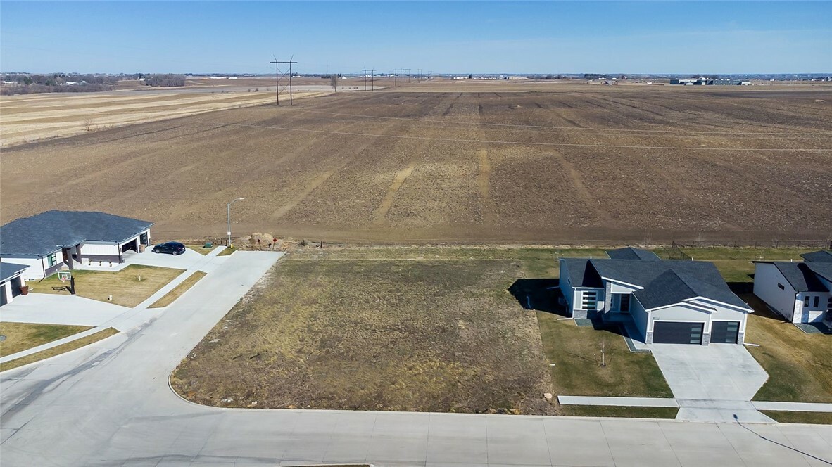 14749 Stonecrop Drive  Urbandale IA 50323 photo