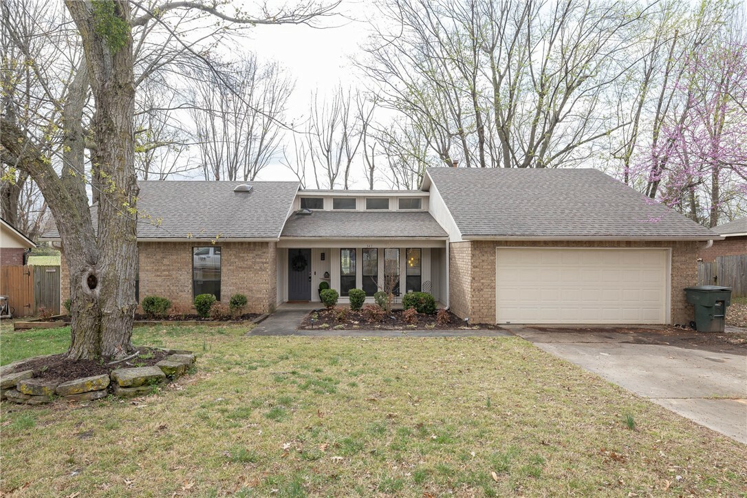 Property Photo:  347 E Village Drive  AR 72703 