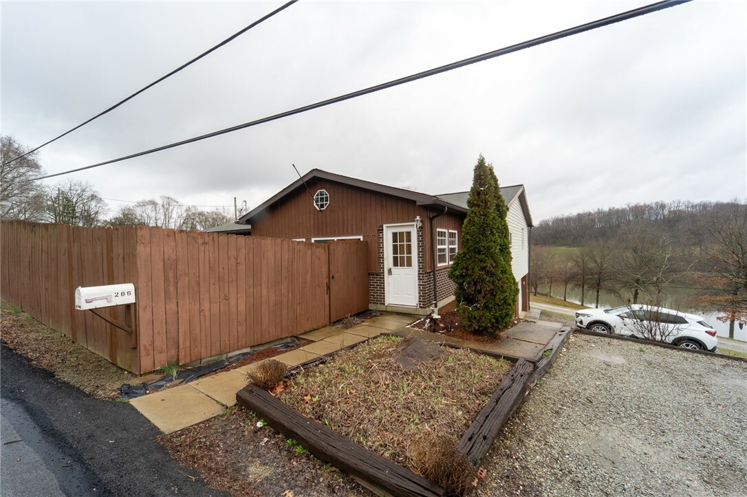 Property Photo:  286 Weavers Road  PA 15601 