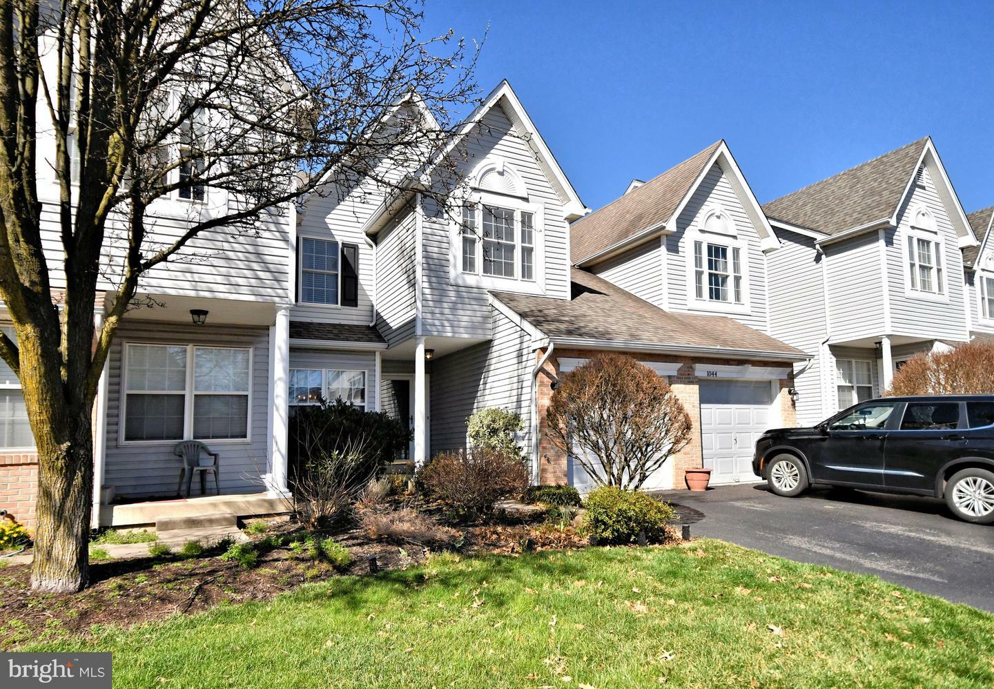 Property Photo:  1045 Greenes Way Circle  PA 19426 