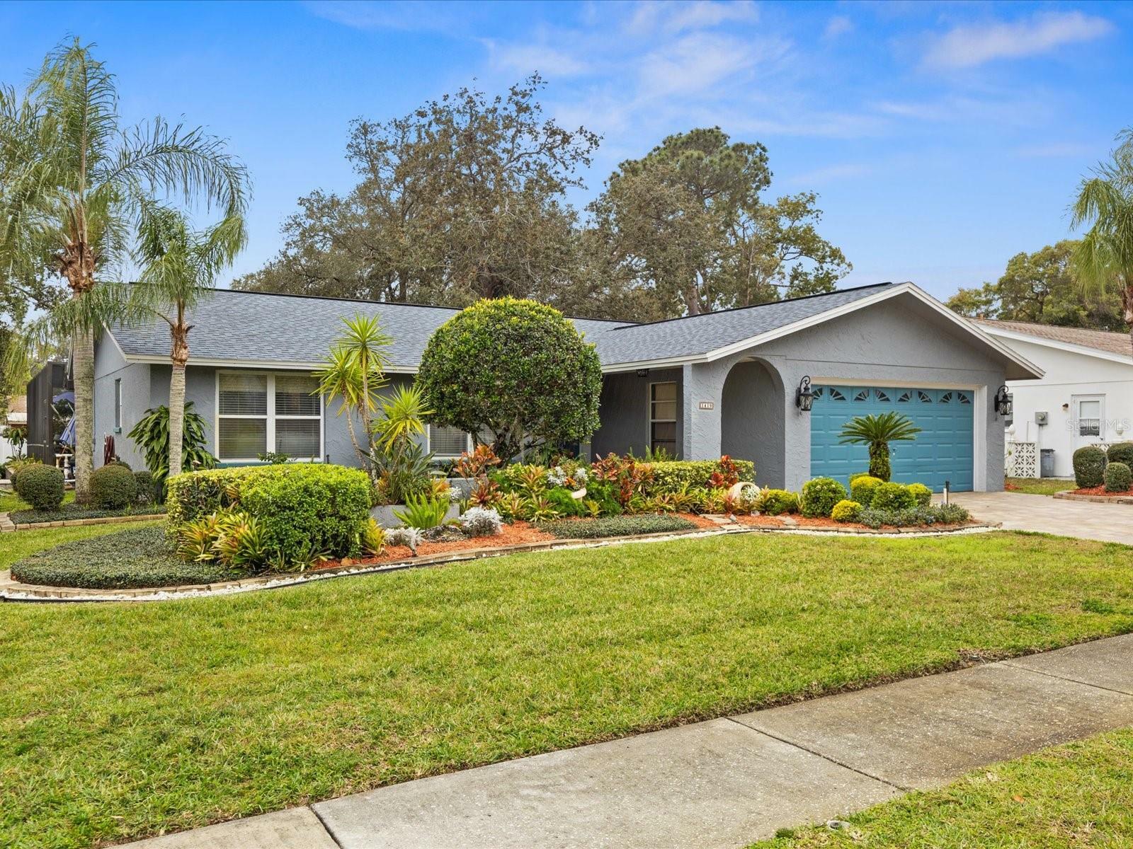 Property Photo:  1419 Garden Avenue  FL 34689 