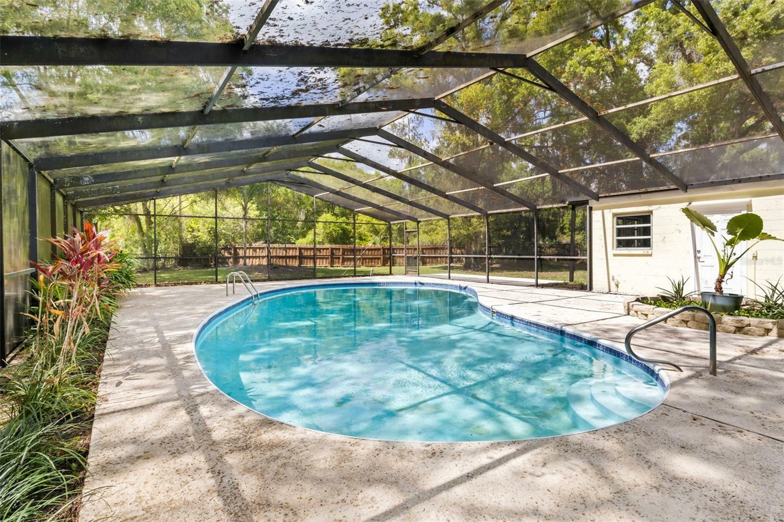 Property Photo:  817 W River Drive  FL 33617 