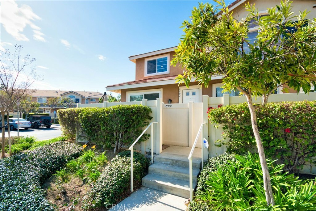 Property Photo:  8402 E Arrowhead Way  CA 92808 