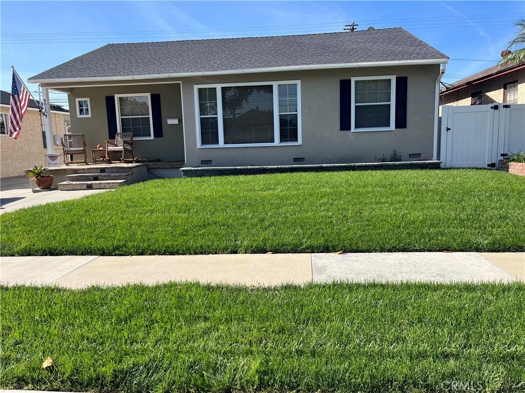 Property Photo:  4815 Adenmoor Avenue  CA 90713 
