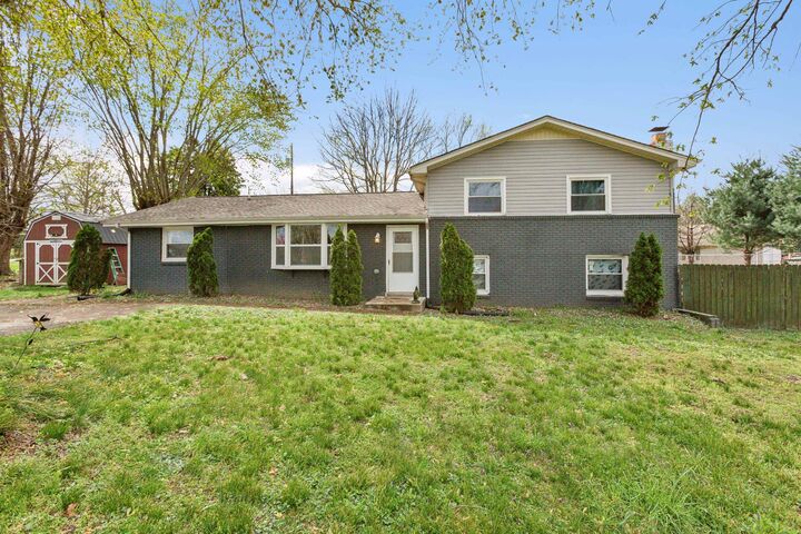 201 Pine Dr  Lafayette TN 37083 photo