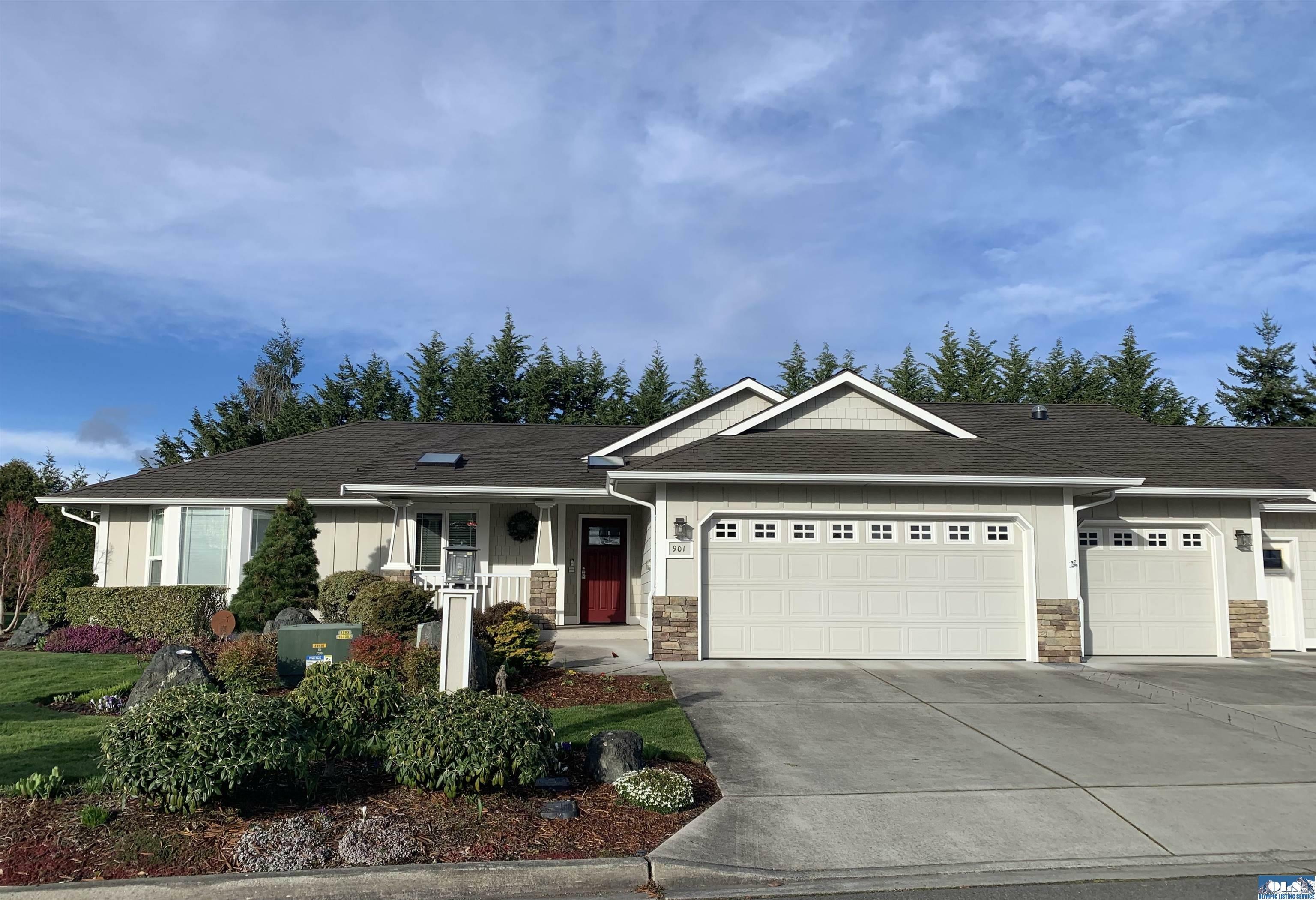 Property Photo:  901 N Camden Ct  WA 98382 