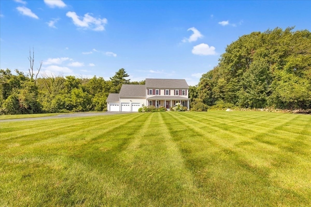 Property Photo:  4 McDermott Ln  MA 01748 