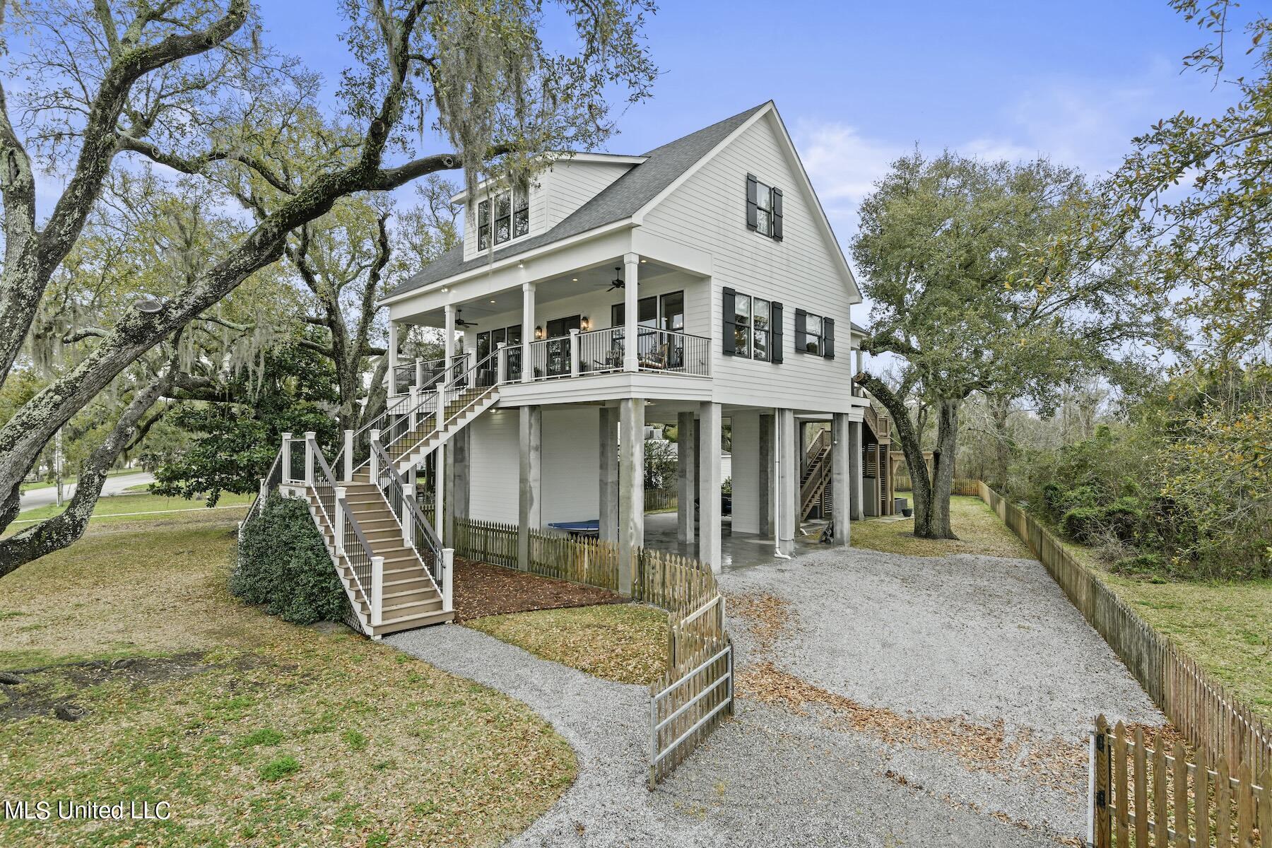 Property Photo: 665 N Beach Boulevard MS 39520
