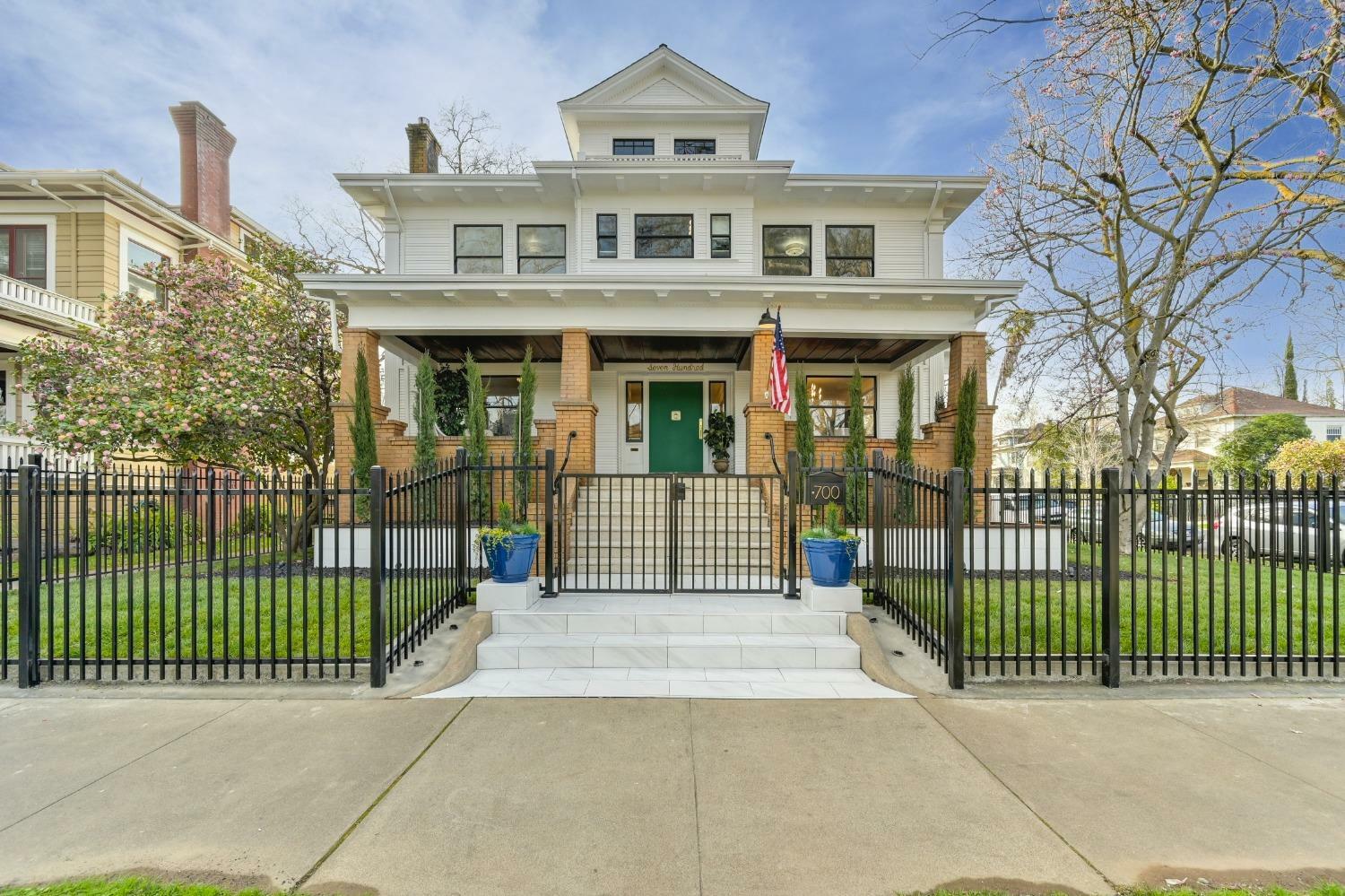 Property Photo: 700 21st St CA 95811