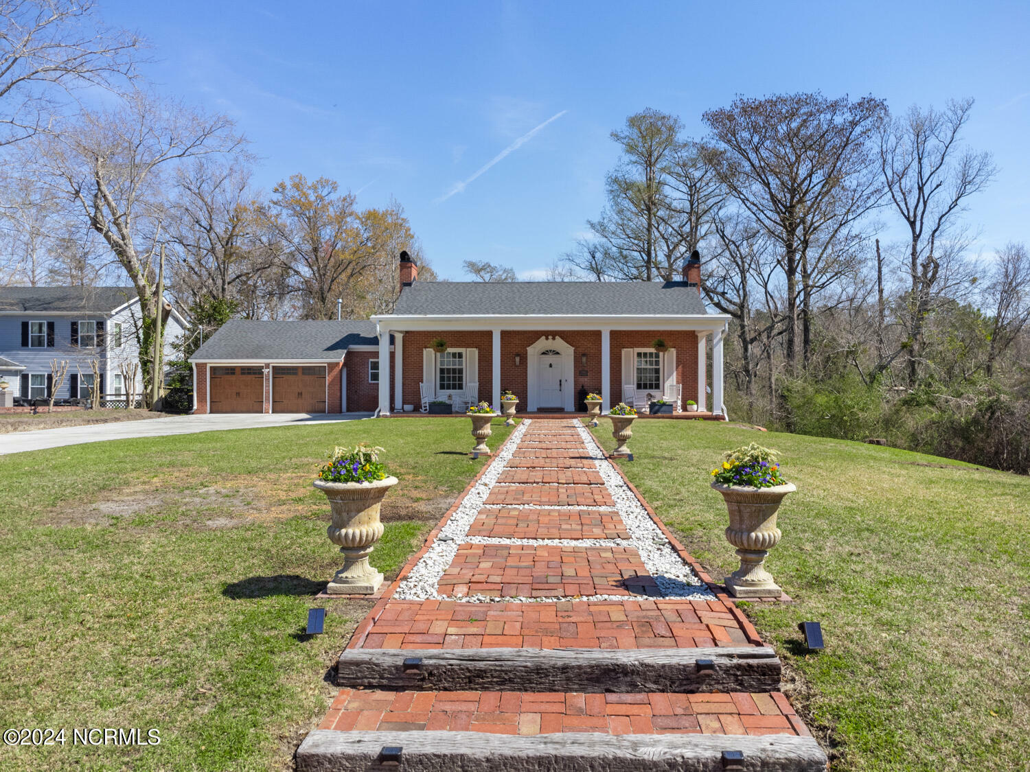 Property Photo: 406 Woodland Drive NC 28540