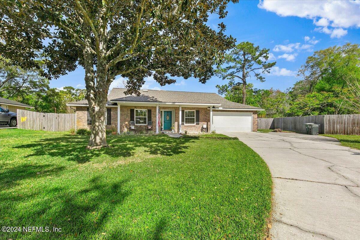 Property Photo:  1523 Silver Oak Lane  FL 32223 