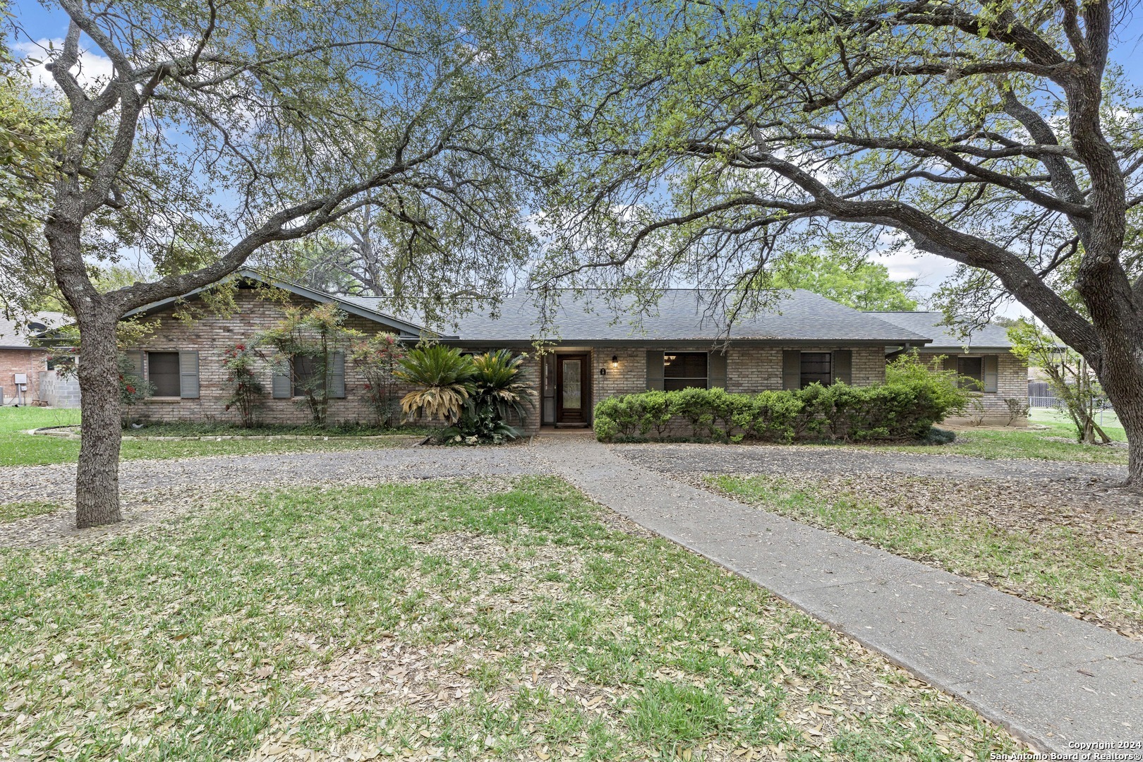 Property Photo:  8 Buena Vista Cir  TX 78801 