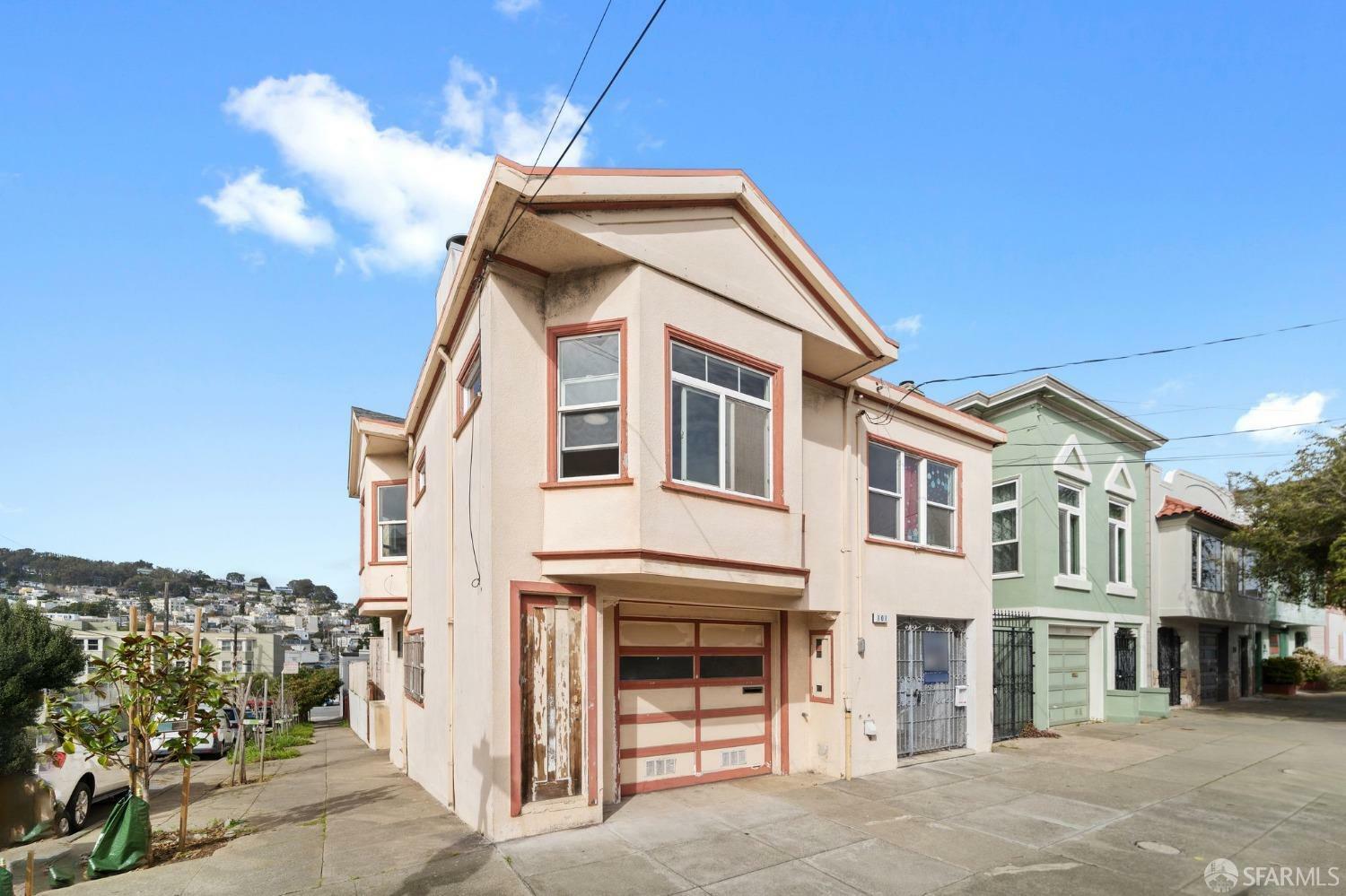 Property Photo:  101 Ney Street  CA 94112 