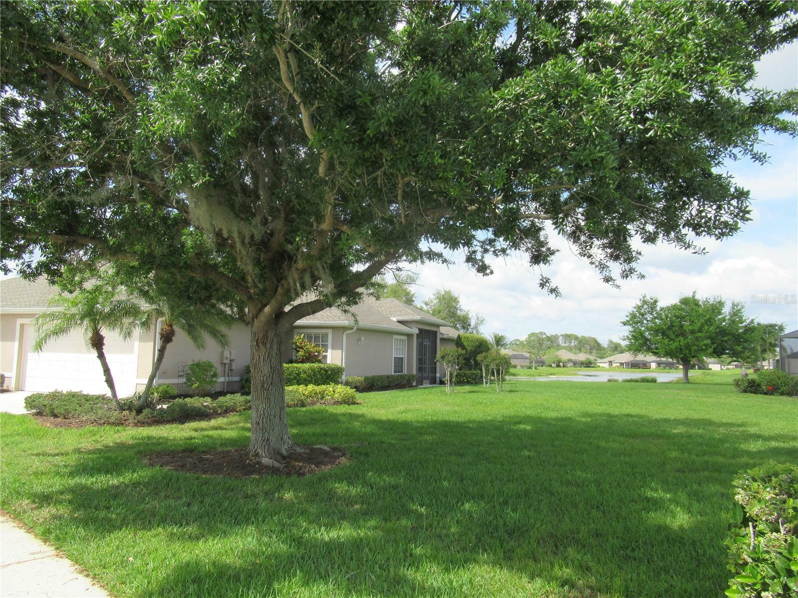 Property Photo:  3653 Lakewood Boulevard  FL 34287 