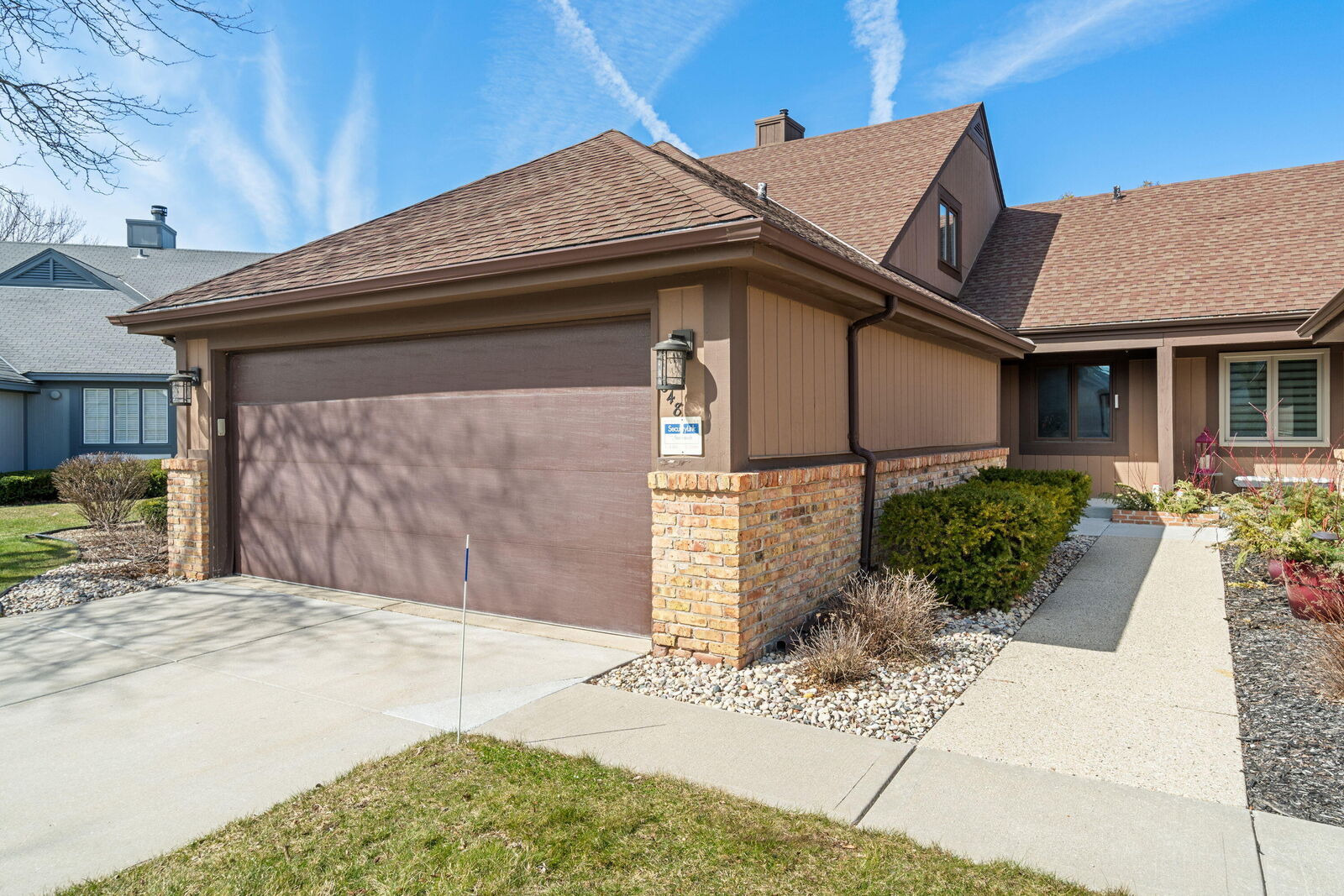 Property Photo:  648 W Evergreen Ct  WI 53217 