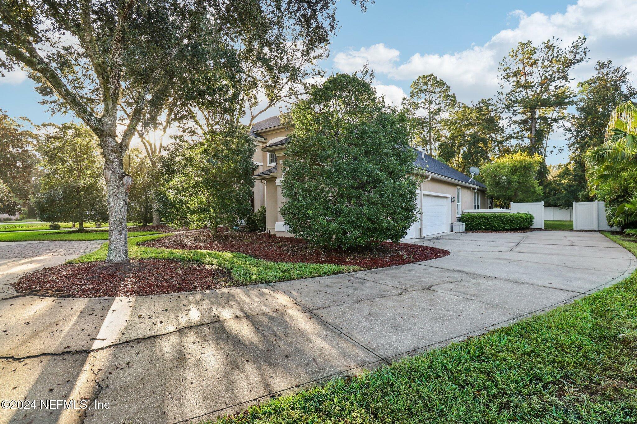 Property Photo:  357 Summerset Drive  FL 32259 