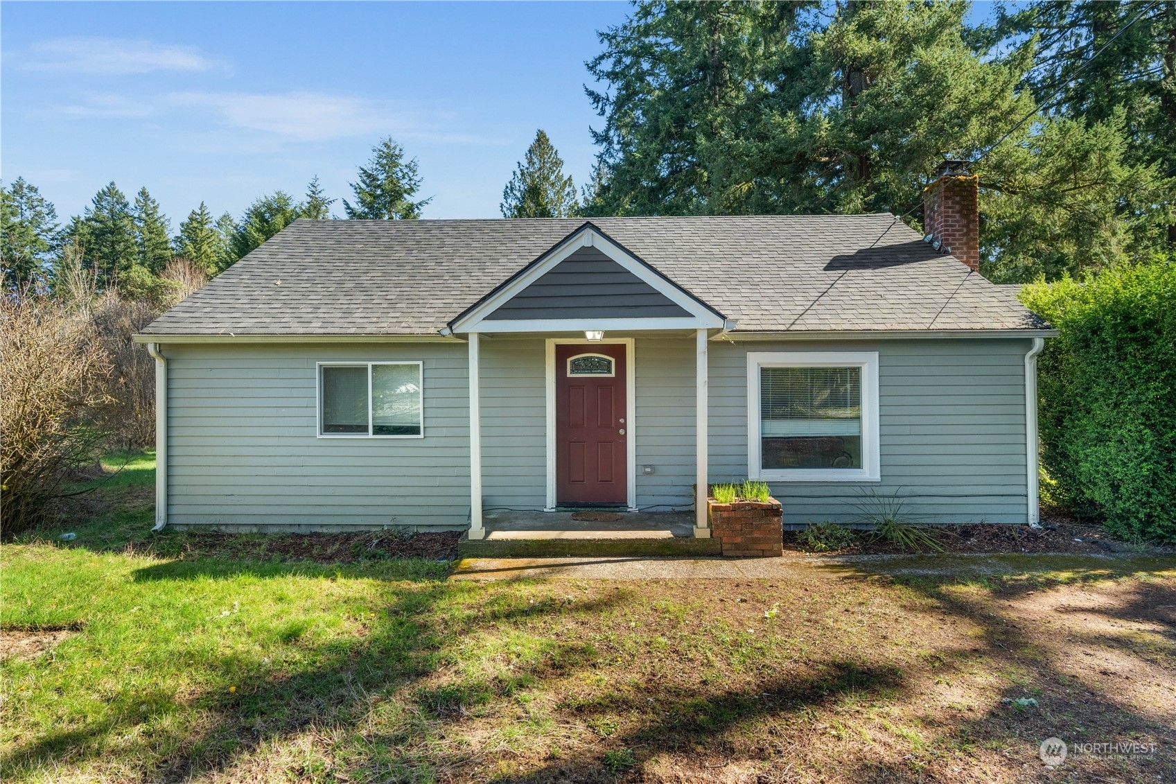 Property Photo:  4116 4118 15th Avenue NE  WA 98516 