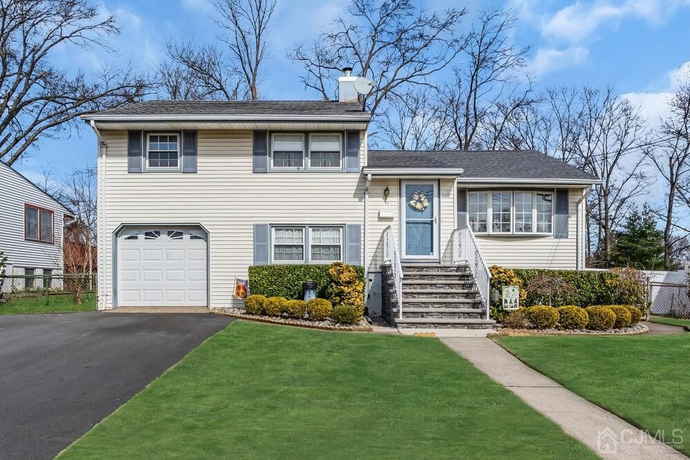 Property Photo:  18 Cody Street  NJ 08863 