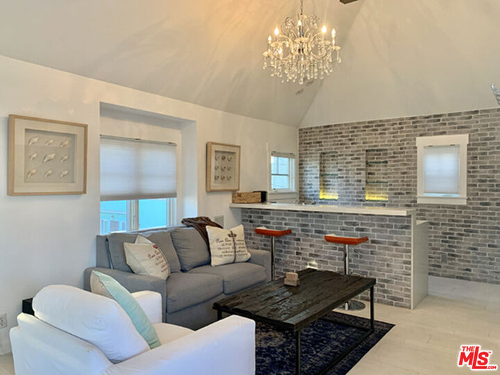 44   Sunset Ave 1/2  Venice CA 90291 photo