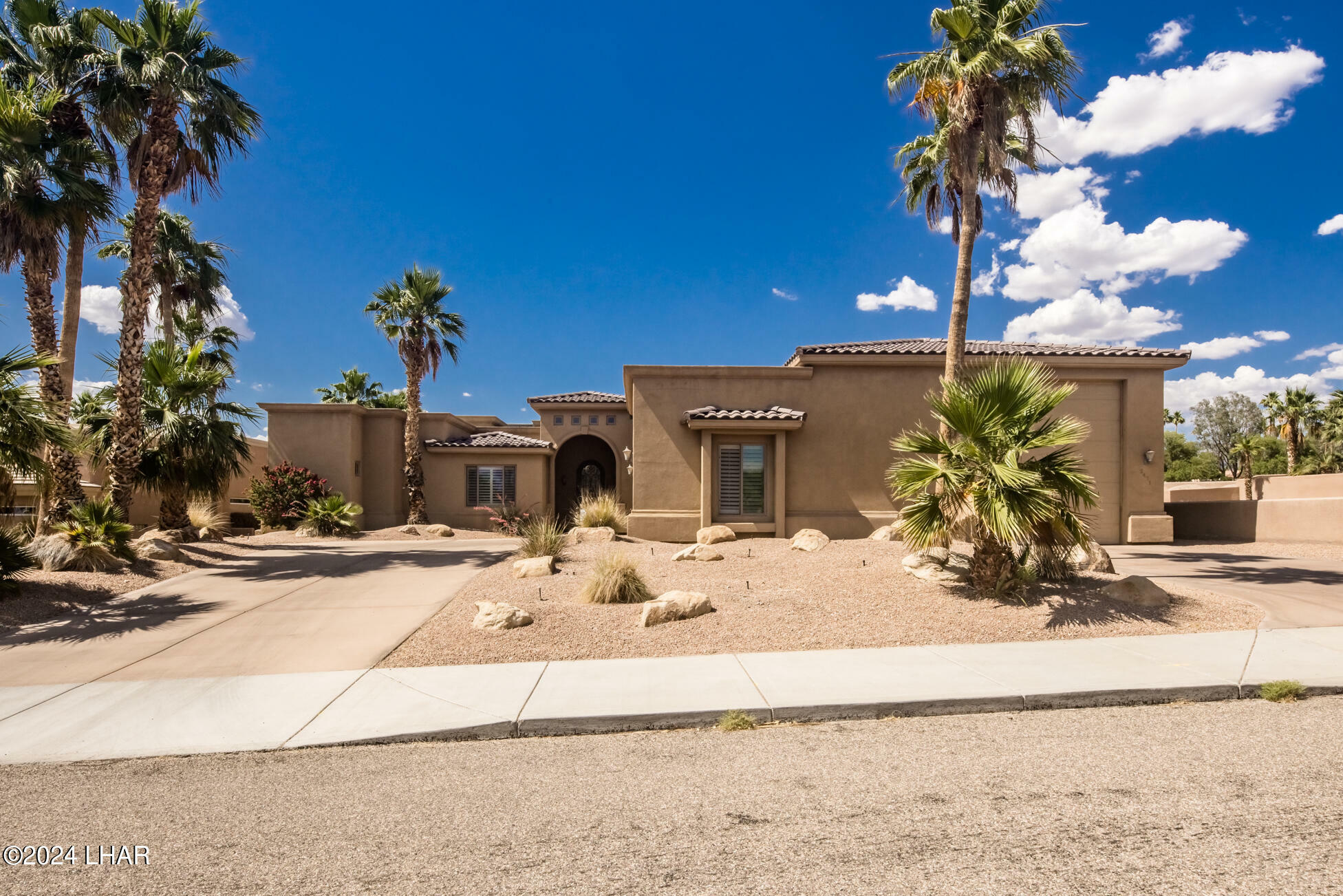 Property Photo:  2471 Wood Ln  AZ 86406 